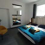 Апартаменты 3 Bedrooms And The Moon Terrace 103m2 Of Charm Шалон-ан-Шампань