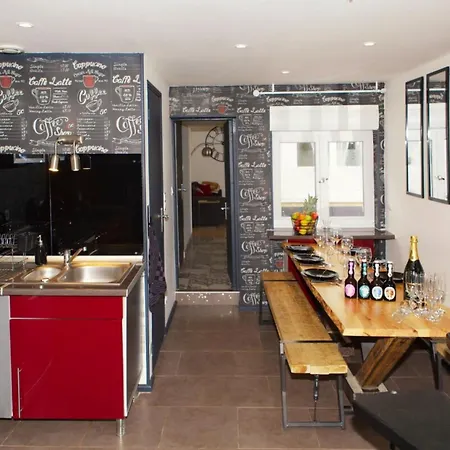 3 Bedrooms And The Moon Terrace 103m2 Of Charm Апартаменты Шалон-ан-Шампань