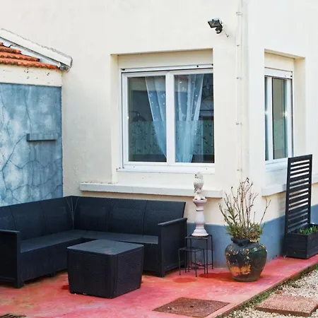 3 Bedrooms And The Moon Terrace 103m2 Of Charm Апартаменты Шалон-ан-Шампань